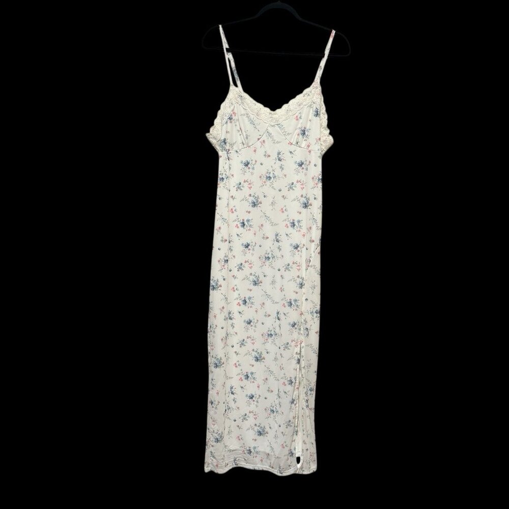 No Boundaries White Floral Maxi Dress - Picture 2 of 12